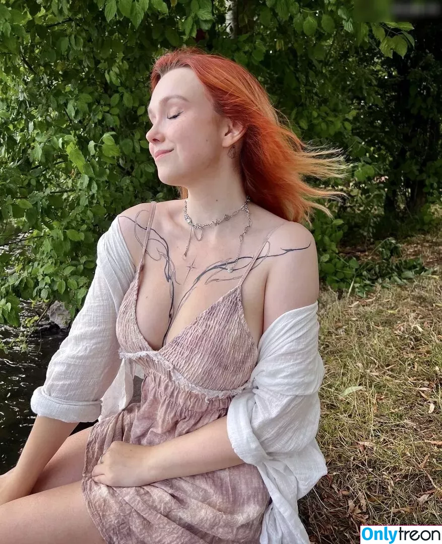 Feedeline nude photo #0194 (Feli / feedeline_ / itsonly_feli)