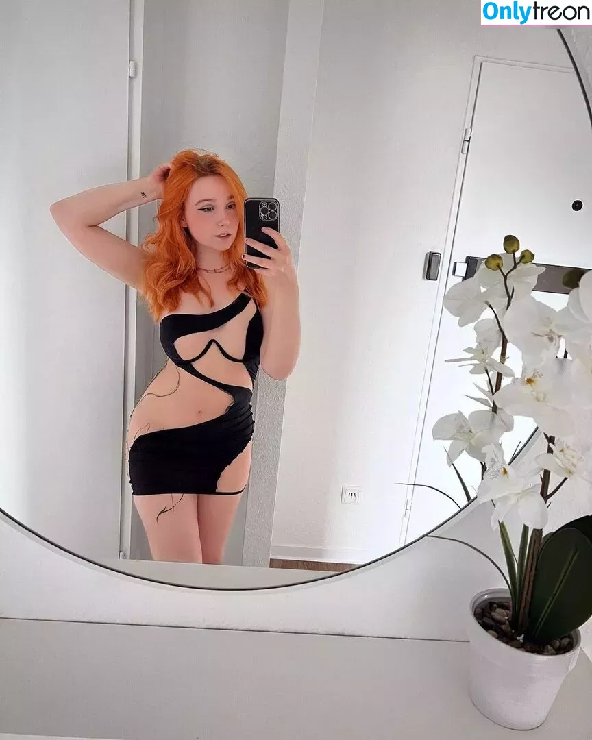 Feedeline nude photo #0204 (Feli / feedeline_ / itsonly_feli)