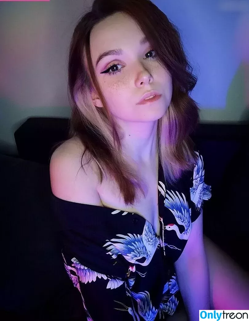 Feedeline nude photo #0209 (Feli / feedeline_ / itsonly_feli)