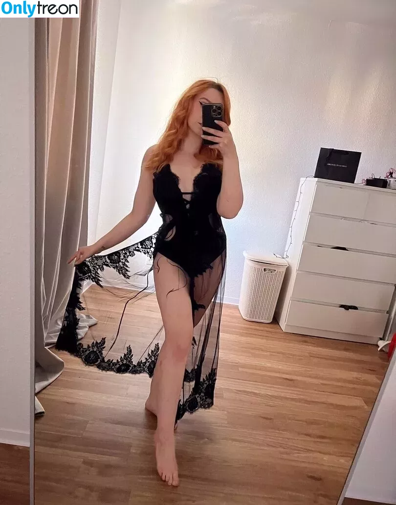 Feedeline nude photo #0214 (Feli / feedeline_ / itsonly_feli)