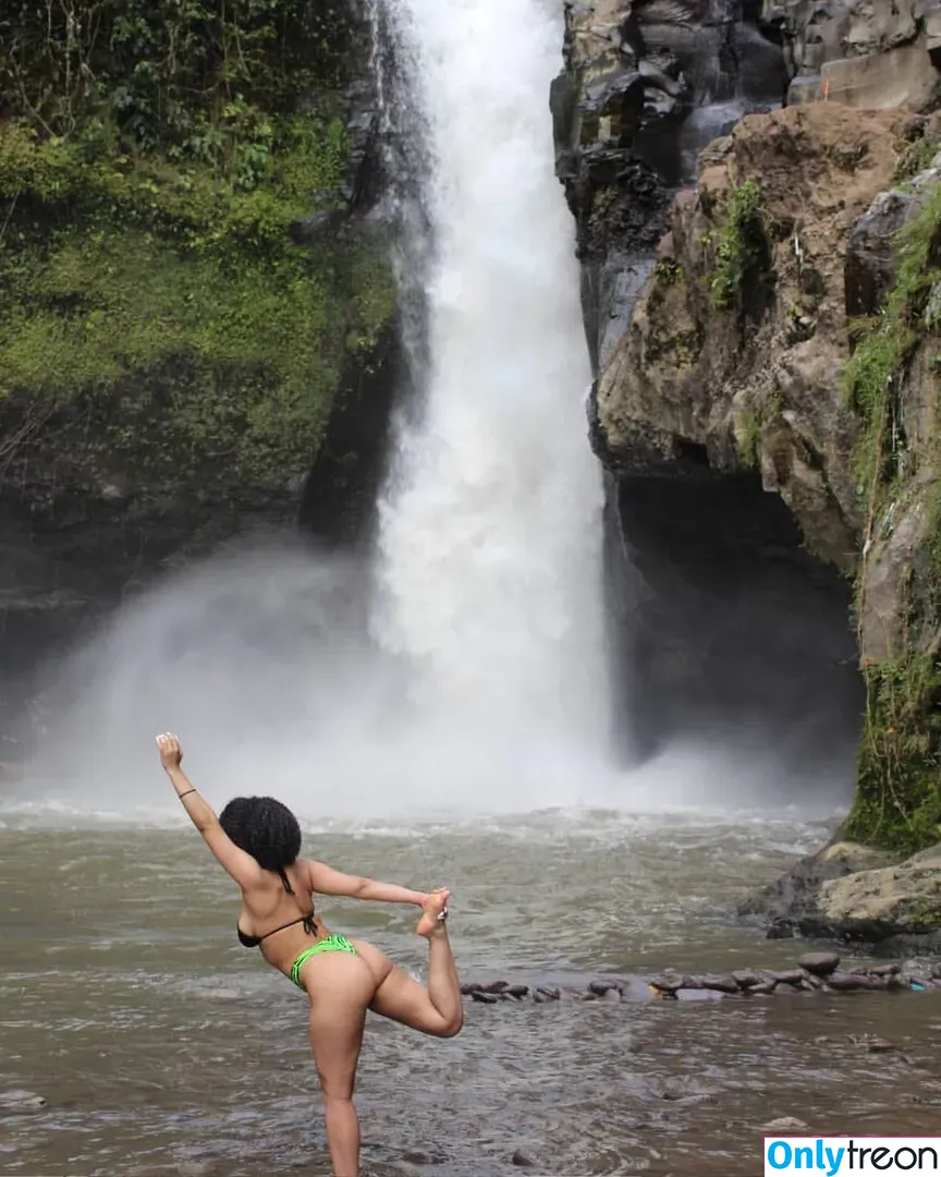 Feelinfree nude photo #0024 (Riddim Rida / faceyterri)