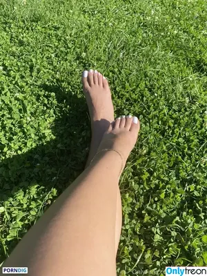 Feetbysvett / svettdaily nude photo #0236