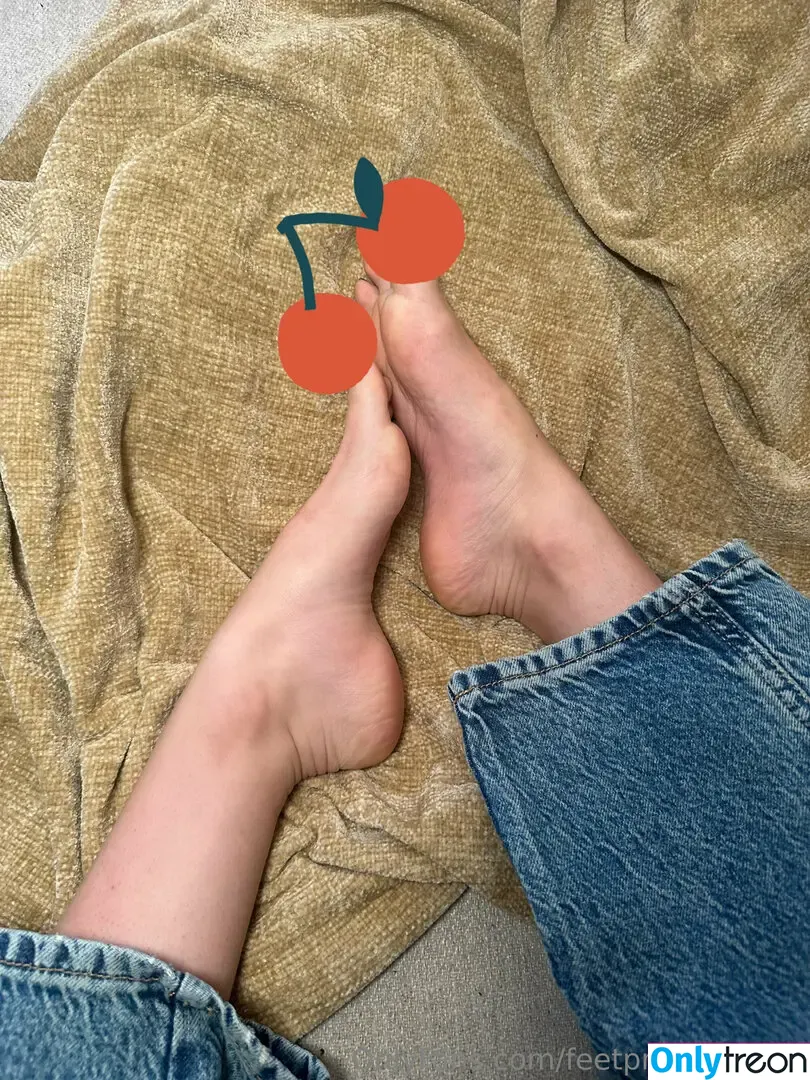feetprincessjane nude photo #0008 (f33tpr1nc3ss)