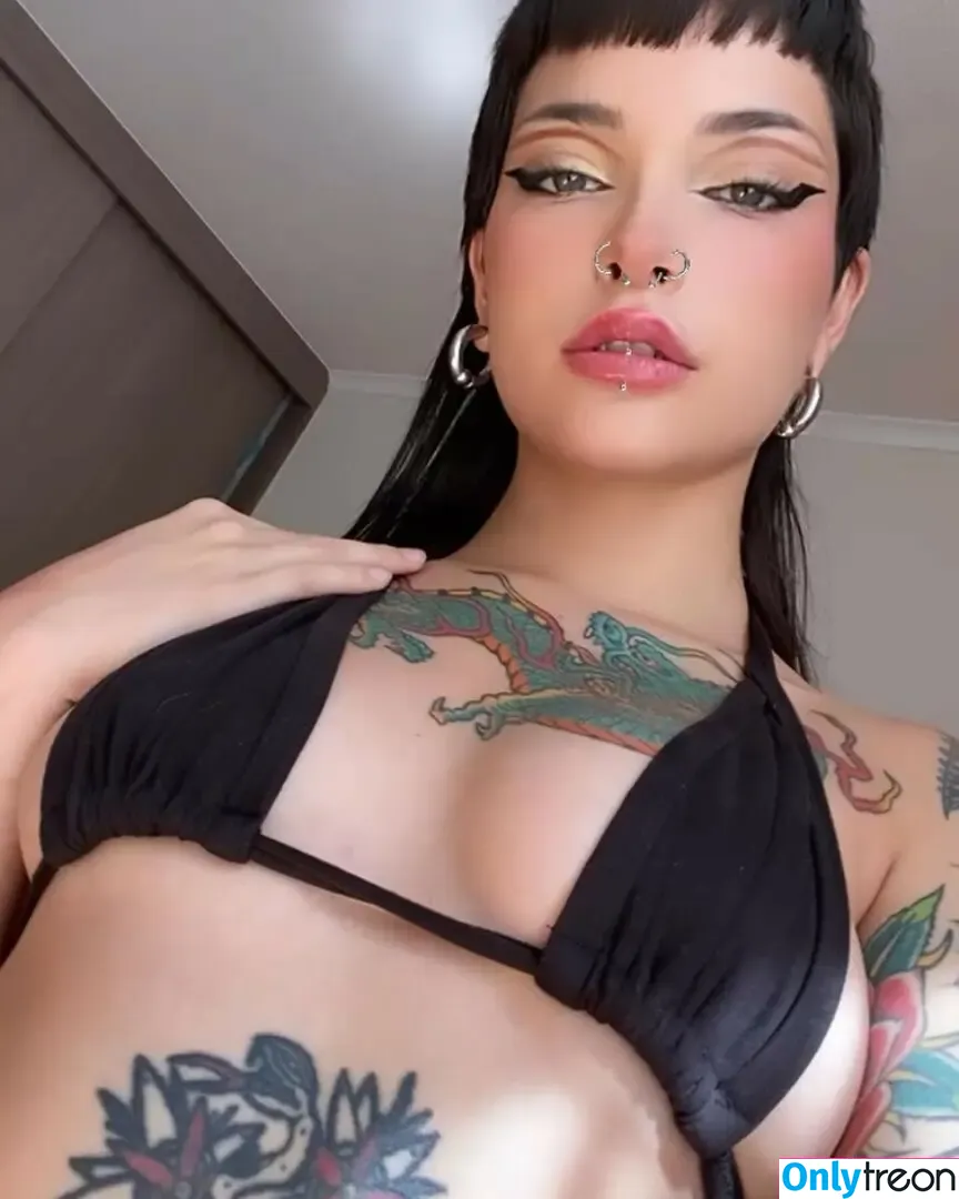felinebitx nude photo #0003 (cybergatita69 / itsfelinebtx)