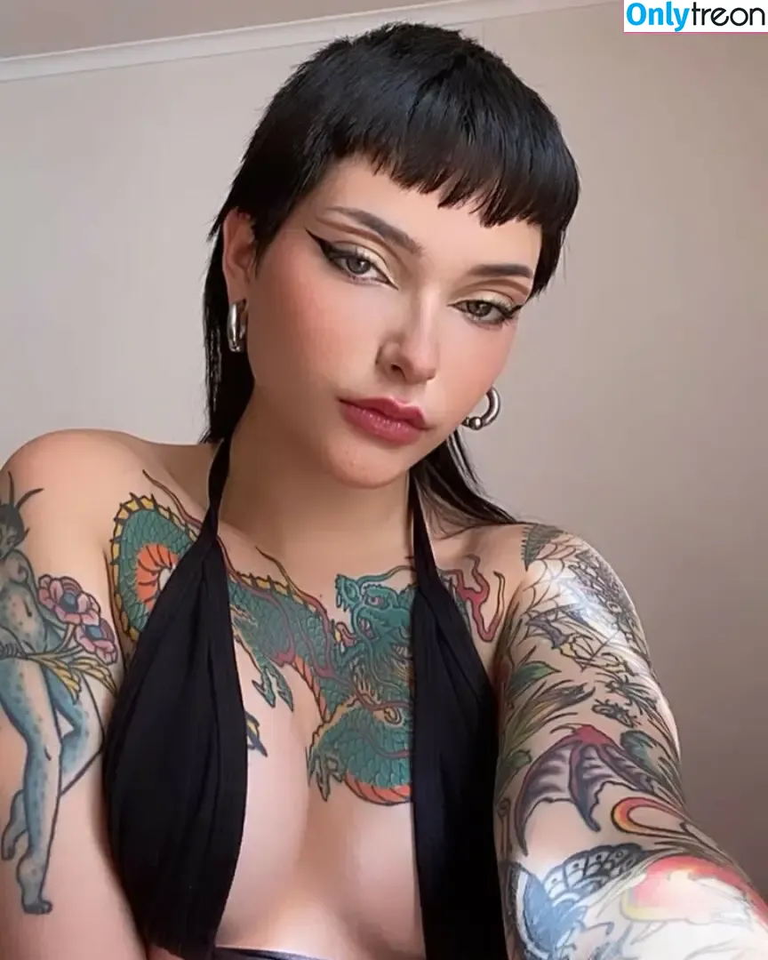 felinebitx nude photo #0004 (cybergatita69 / itsfelinebtx)