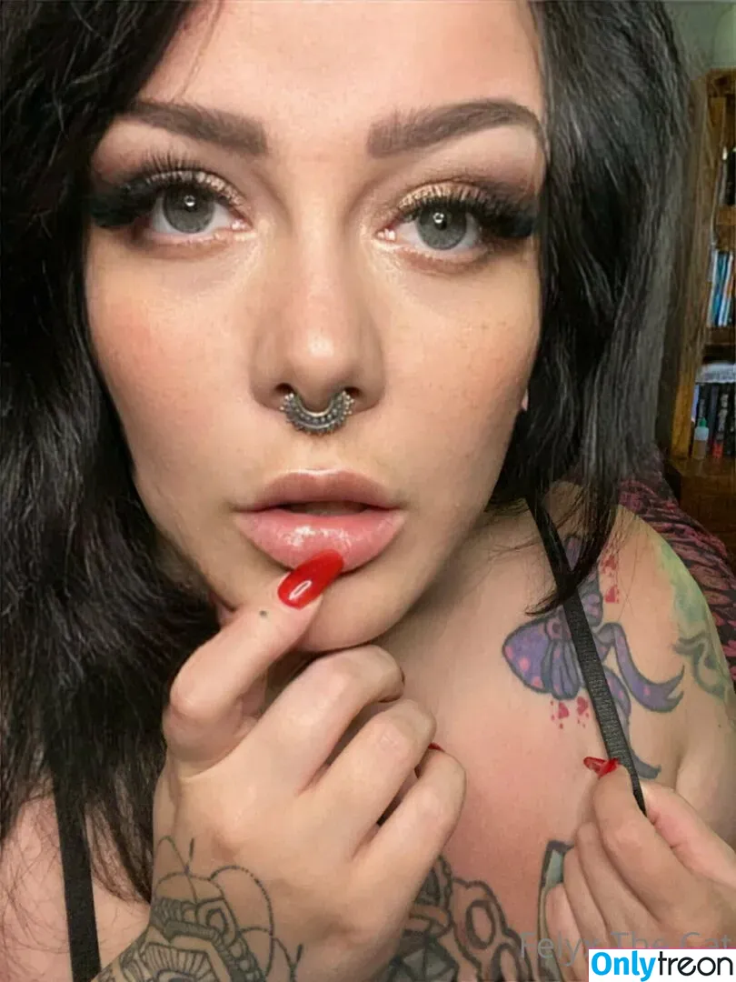 felyxfree nude photo #0098 (felyxfox)