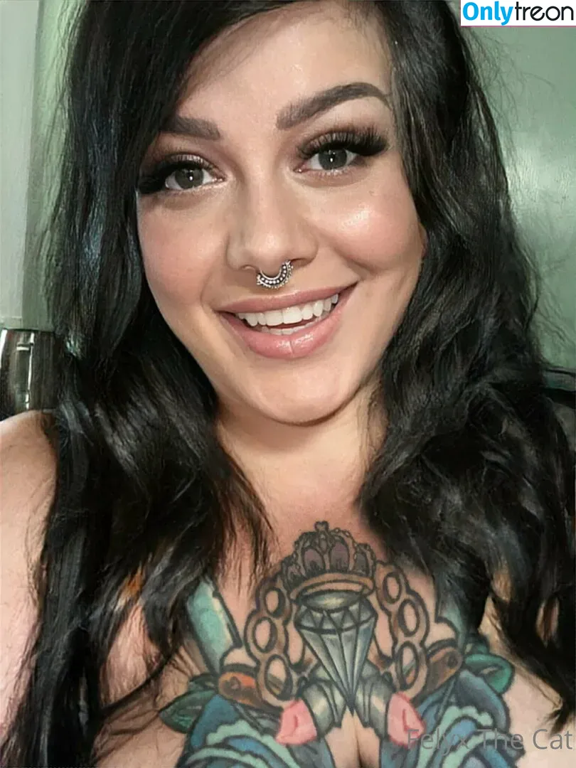 felyxfree nude photo #0117 (felyxfox)