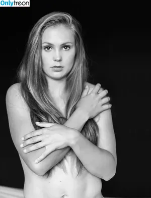 Female Football / girlsontheball / soccer players nude photo #0010