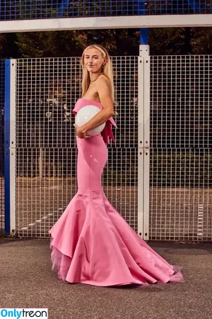 Female Football / girlsontheball / soccer players nude photo #0077