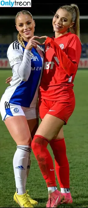Female Football / girlsontheball / soccer players nude photo #0360