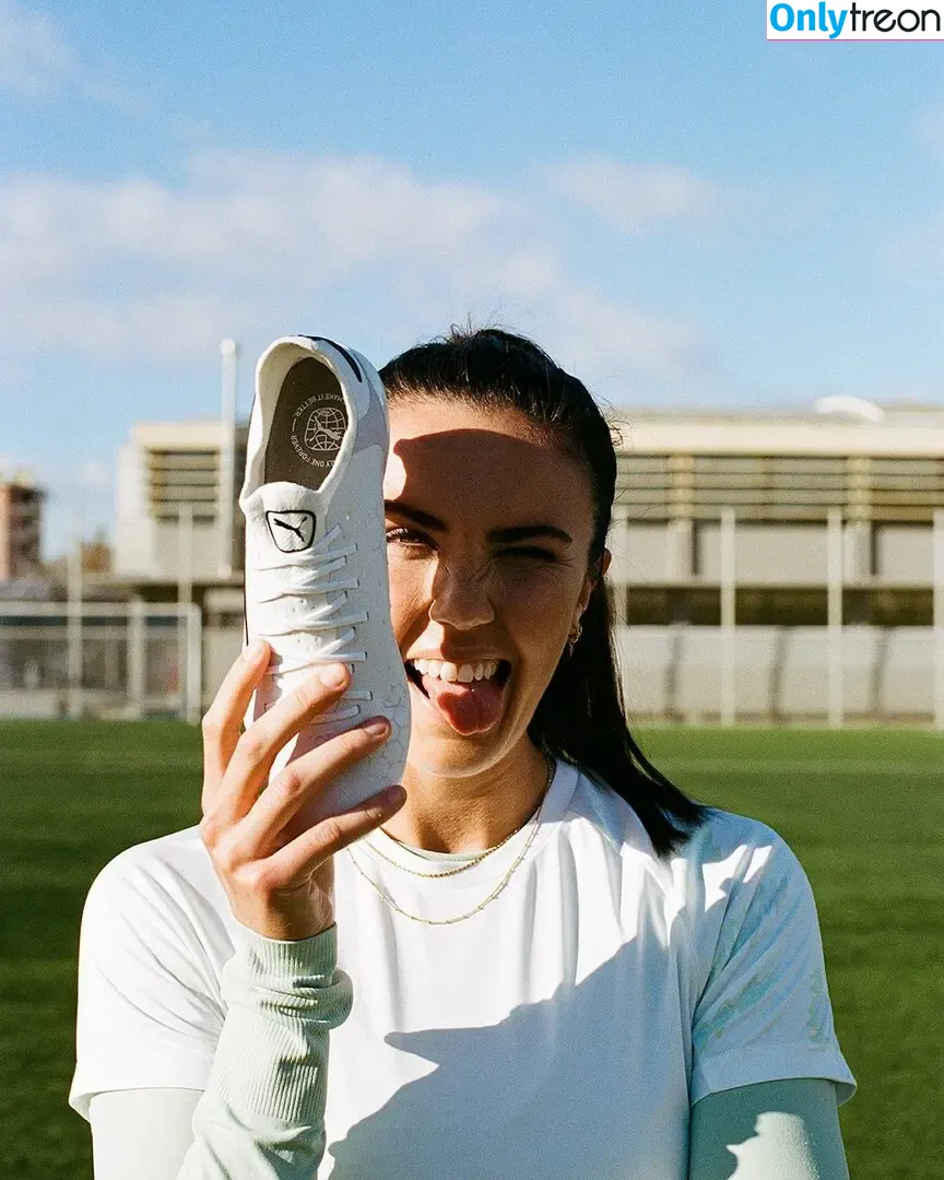 Female Football nude photo #0296 (girlsontheball / soccer players)