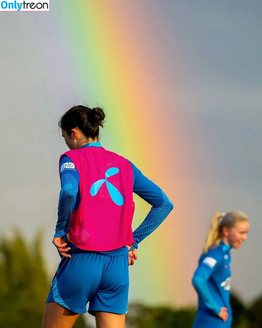 Female Football nude photo #0318 (girlsontheball / soccer players)