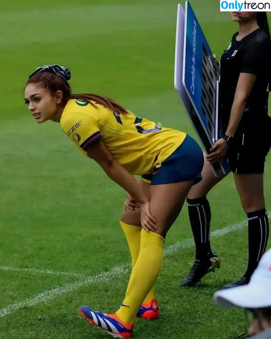 Female Football nude photo #0458 (girlsontheball / soccer players)
