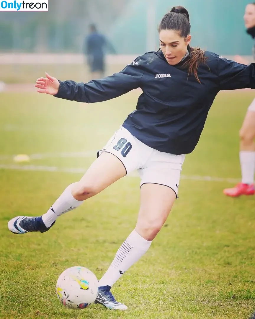 Female Football nude photo #0486 (girlsontheball / soccer players)