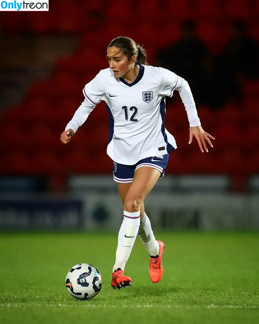 Female Football nude photo #0494 (girlsontheball / soccer players)