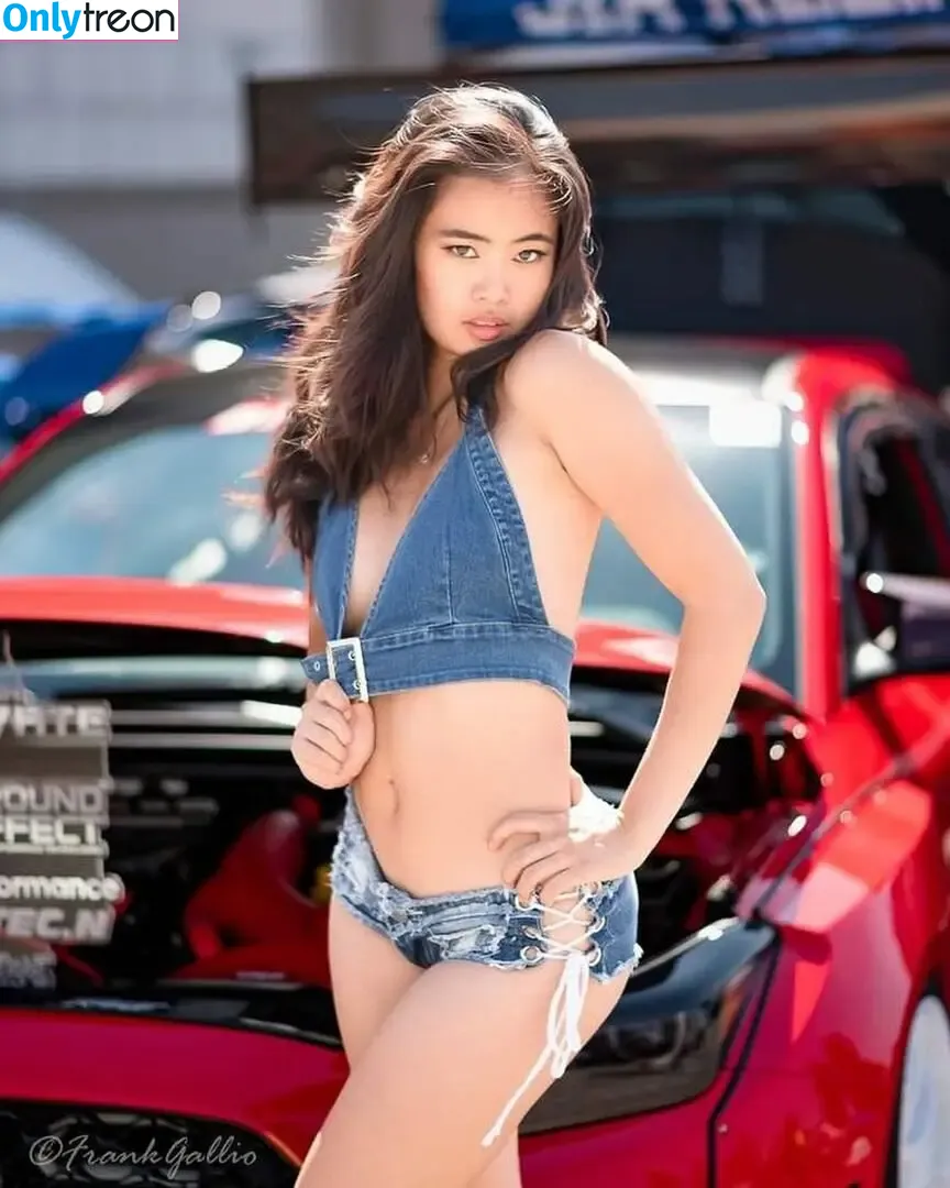 Feoncissa nude photo #0013 (Little_Corvidae(Twitch / theonlysarahc)