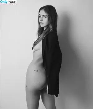 fera.anima / laura.duerager nude photo #0007