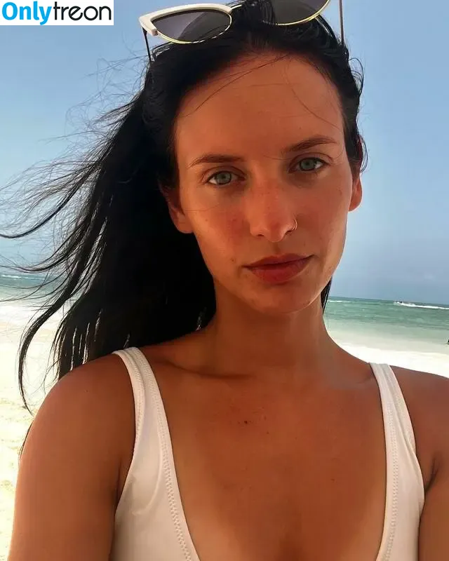 Fern Alexandra nude photo #0008 (fernpositive / thatgirhitsdifferent)