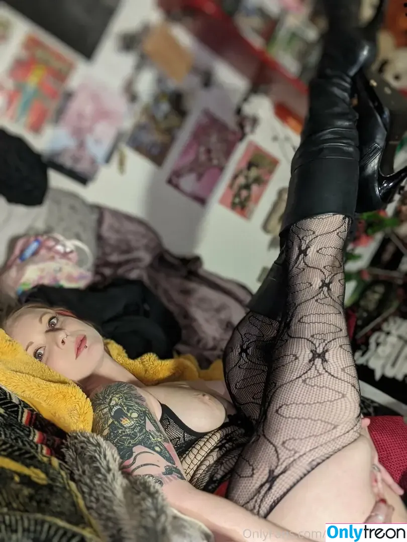 Fetish Vixen nude photo #0028 (Mhysa / fetishvixen / mhysagoddess)