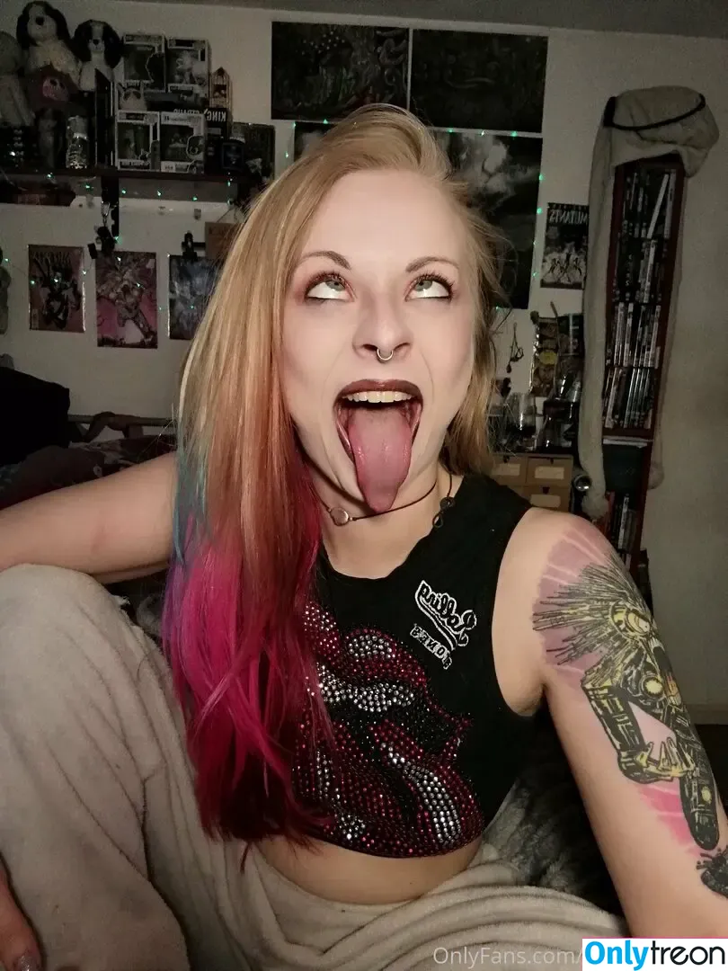 Fetish Vixen nude photo #0063 (Mhysa / fetishvixen / mhysagoddess)