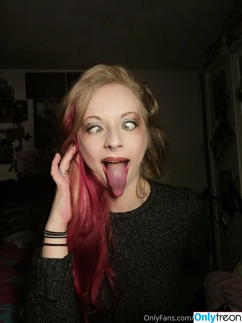Fetish Vixen nude photo #0095 (Mhysa / fetishvixen / mhysagoddess)