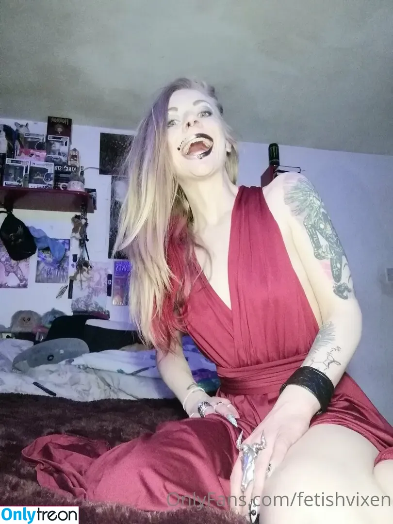 Fetish Vixen nude photo #0099 (Mhysa / fetishvixen / mhysagoddess)