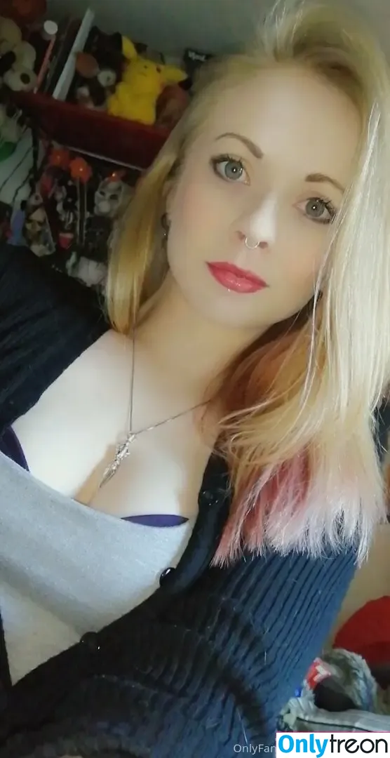 Fetish Vixen nude photo #0147 (Mhysa / fetishvixen / mhysagoddess)