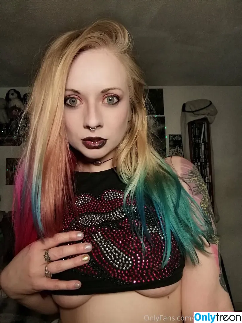 Fetish Vixen nude photo #0171 (Mhysa / fetishvixen / mhysagoddess)