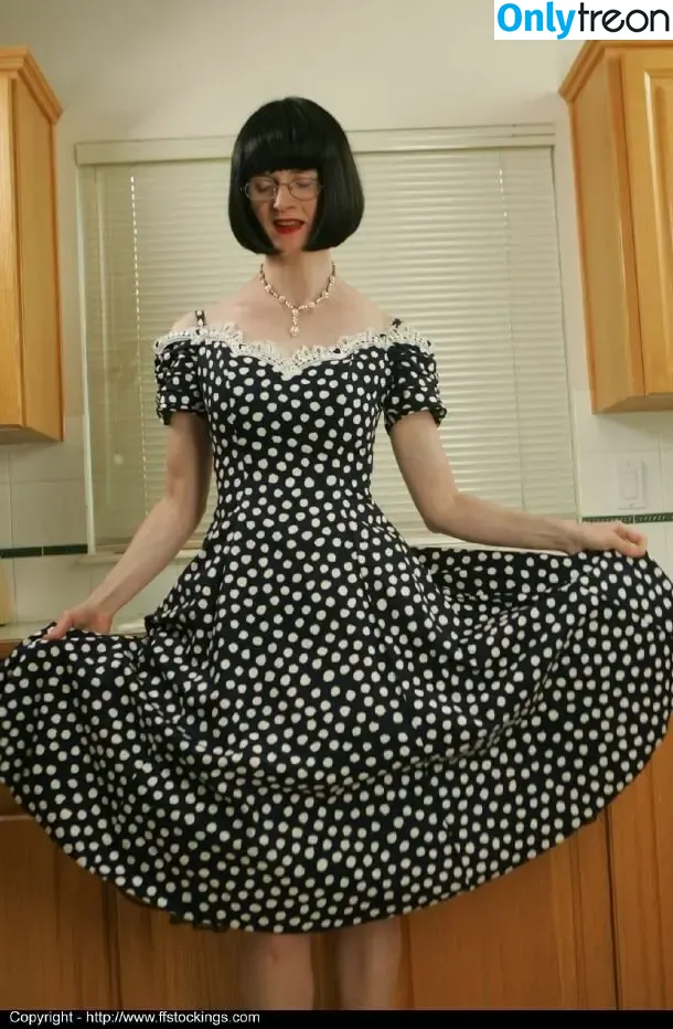 FFstockings Julia nude photo #0001 (juliastockings / juliathenaughtyteacher)