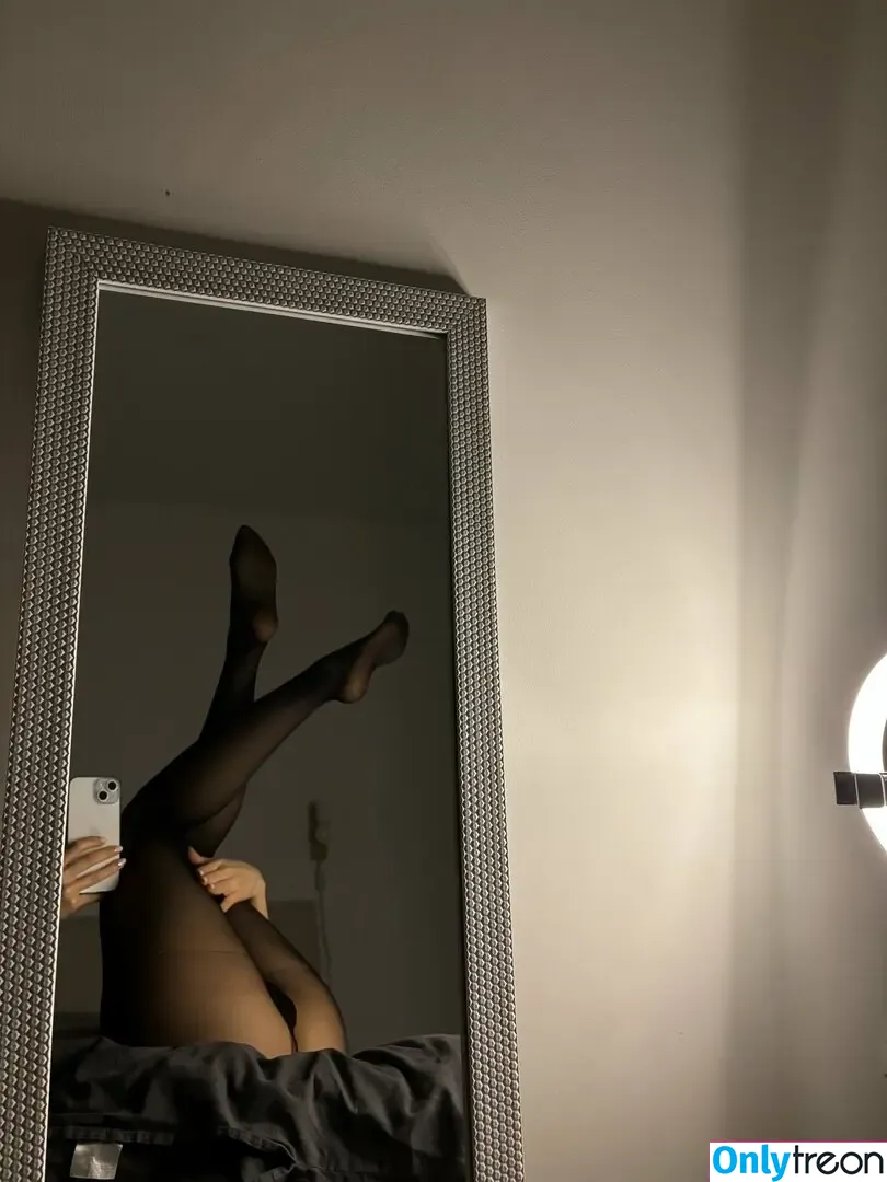 fibiemeow nude photo #0039 (fibiemeoww)