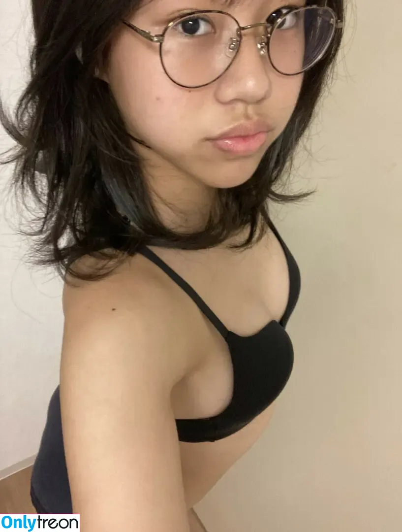 fifi_fionaaa__ nude photo #0009 (Fiona Lim)