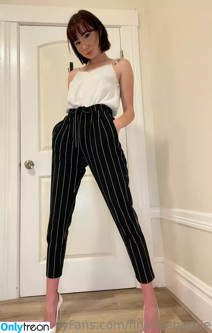 financebarbie nude photo #0017 (financebarbie)