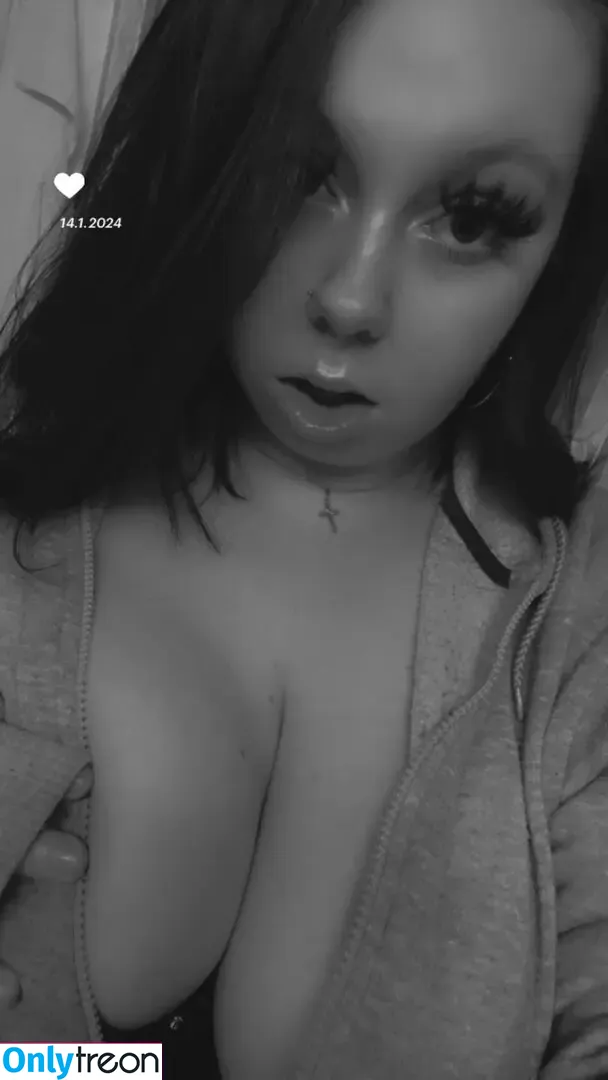 Finnish Girls nude photo #0079 (doll_buns / her_finland)