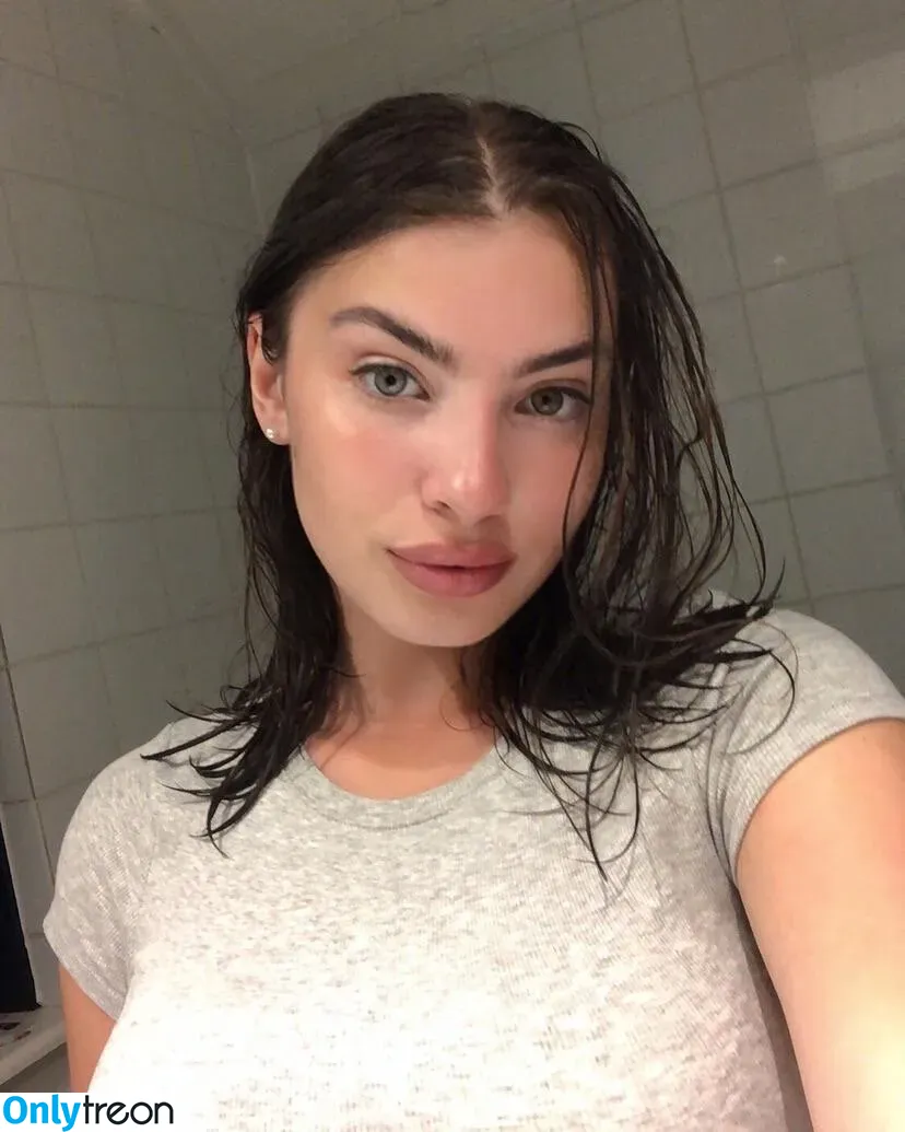 Fiona nude photo #0022 (_allison_fiona_ / fionaallison / fiosrs)