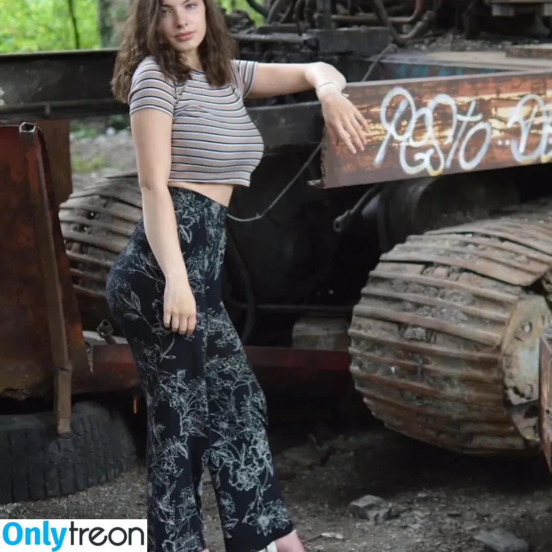 Fiona nude photo #0077 (_allison_fiona_ / fionaallison / fiosrs)