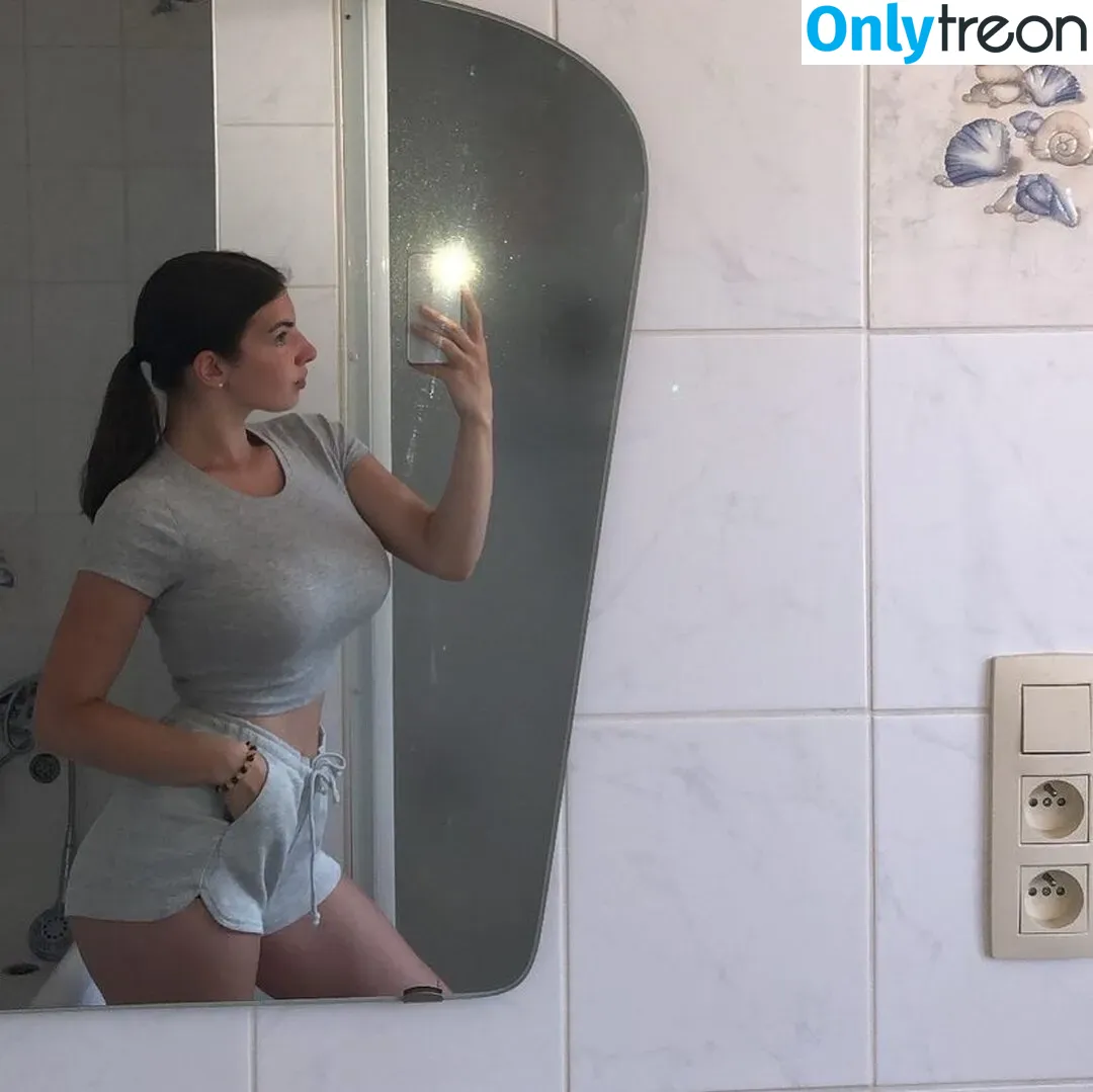 Fiona nude photo #0126 (_allison_fiona_ / fionaallison / fiosrs)