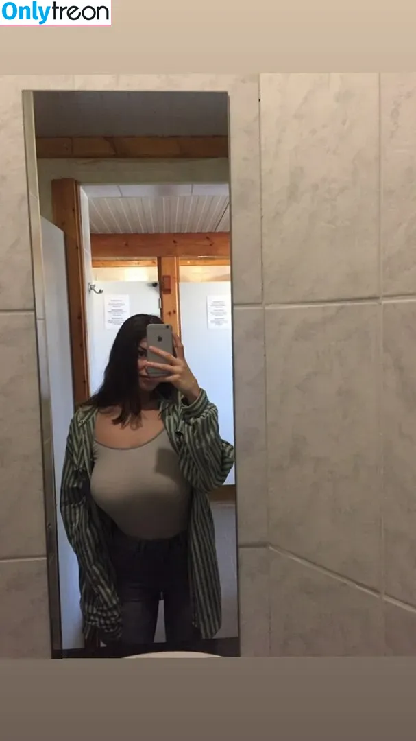 Fiona nude photo #0150 (_allison_fiona_ / fionaallison / fiosrs)