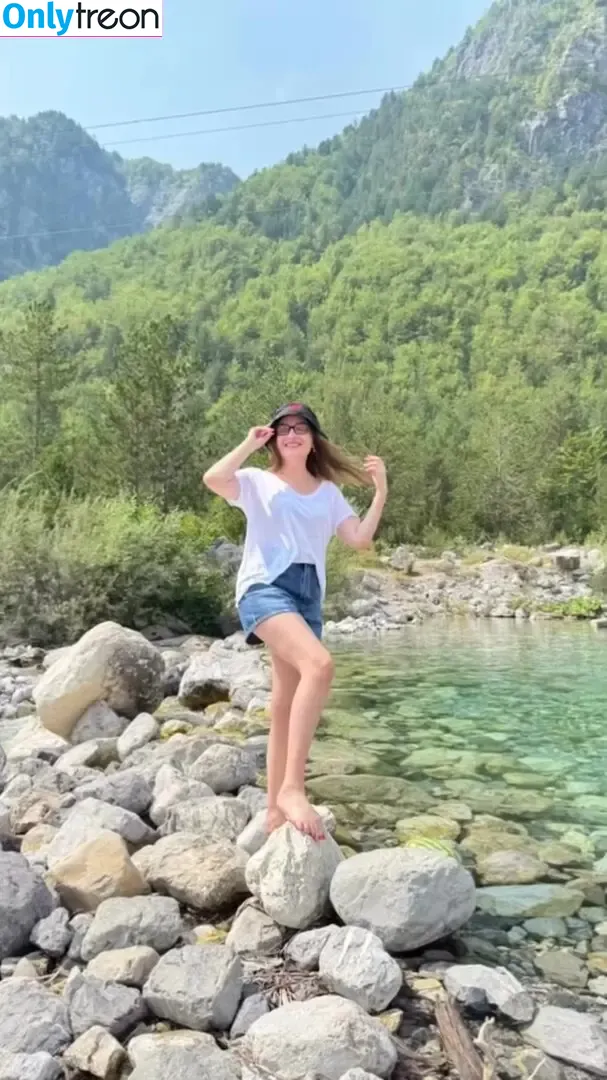 Fiori Dardha nude photo #0038 (fioridardha)