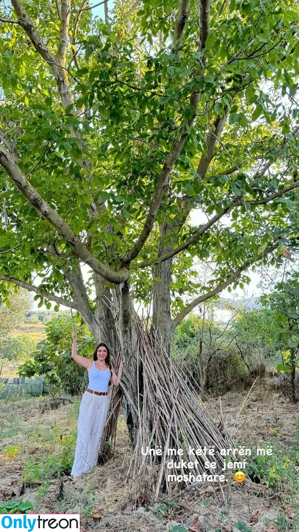 Fiori Dardha nude photo #0042 (fioridardha)