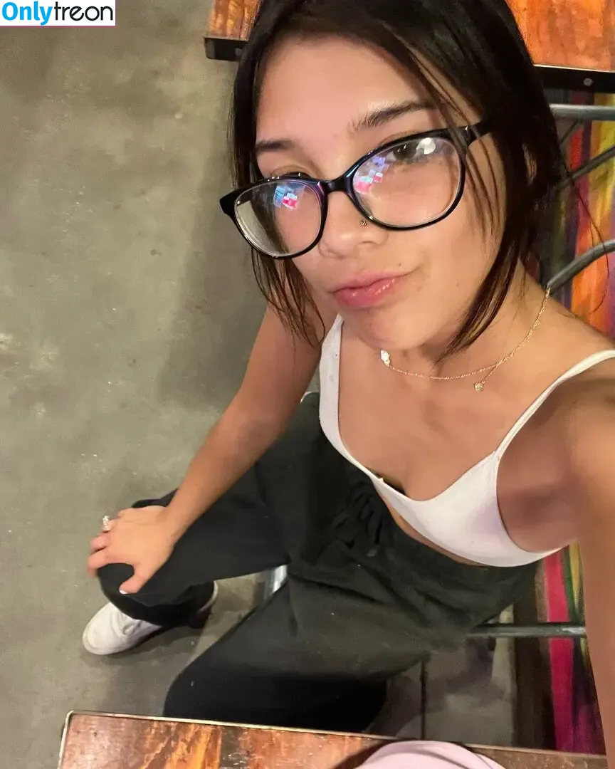 fishtanklive nude photo #0059 (fishtank.live)
