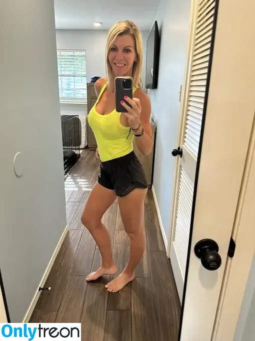 Fit Wife And Mom nude photo #0045 (fitnesswife83 / fitwife1983)