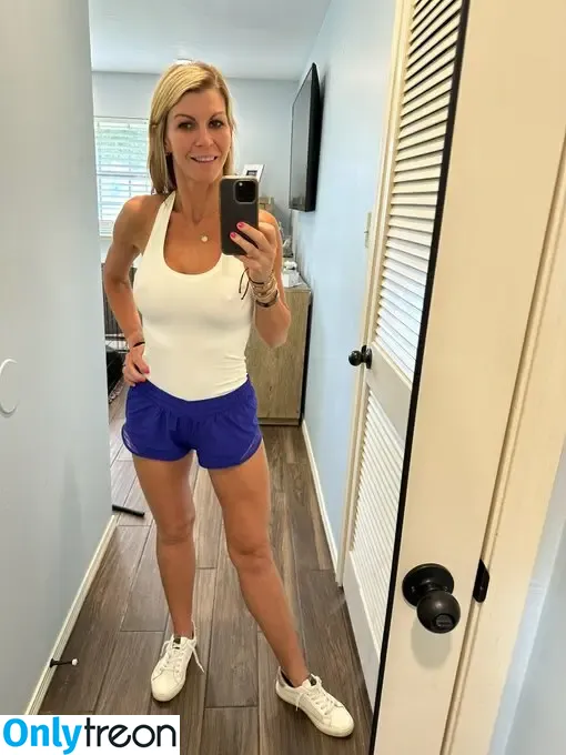 Fit Wife And Mom nude photo #0054 (fitnesswife83 / fitwife1983)