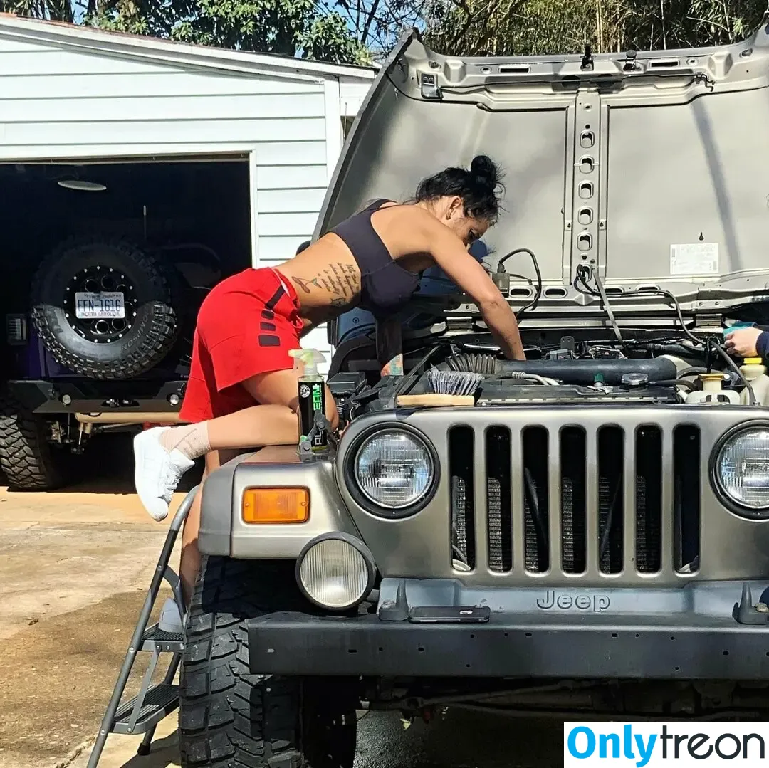 FitMomof2WhoJeeps nude photo #0066 (FitMomof2WhoJeeps)