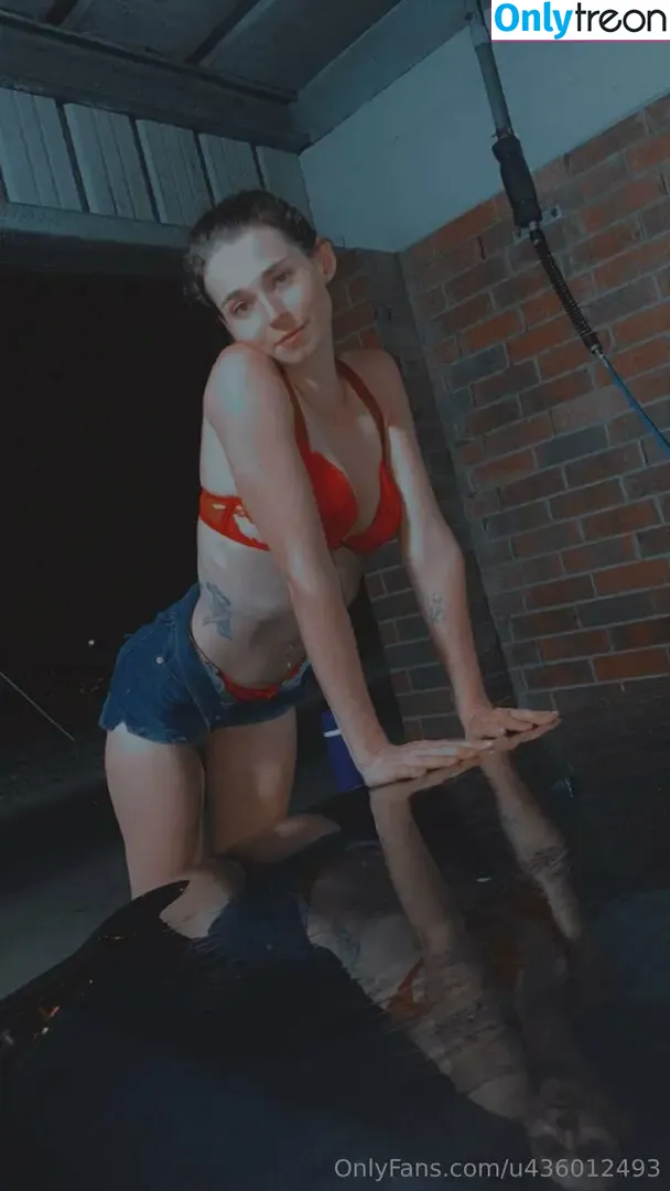 fitting_420 nude photo #0007 (jevaneemarie)