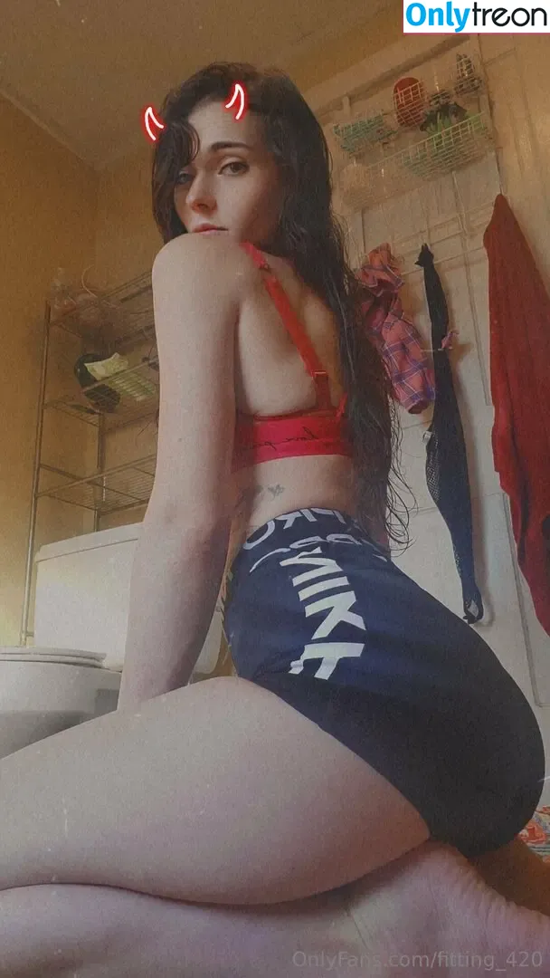 fitting_420 nude photo #0029 (jevaneemarie)