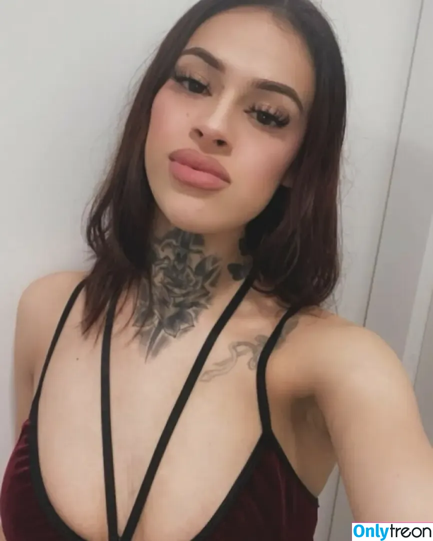 Flaka22z nude photo #0002 (Flaka22z)