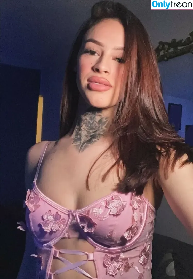 Flaka22z nude photo #0008 (Flaka22z)