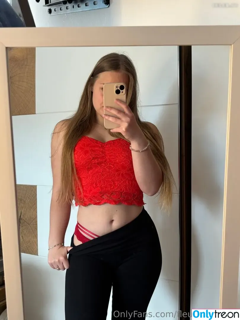 FleurSkywalker nude photo #0120 (fleurskywalkerr)