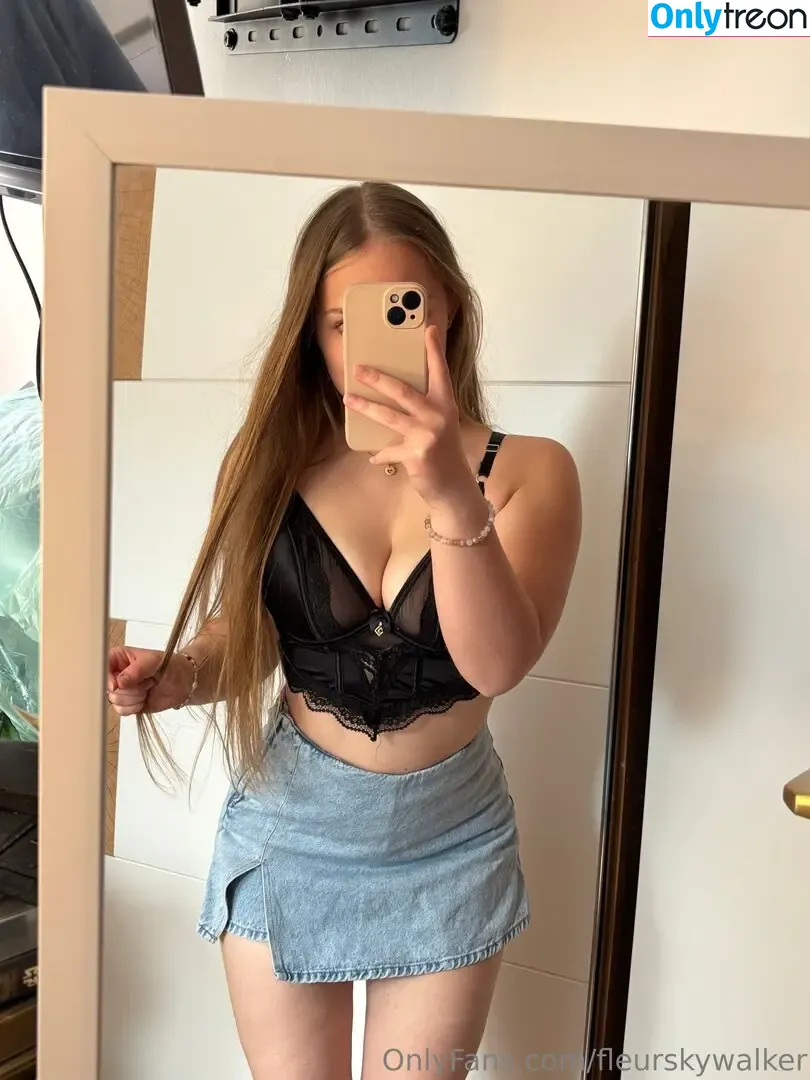 FleurSkywalker nude photo #0123 (fleurskywalkerr)