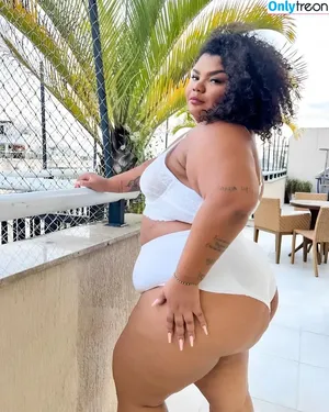 Flora Cruz / floracruzoficial / tianacruz nude photo #0014